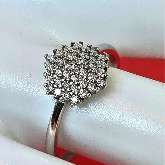 925 Sterling Silver Ring Sz 7 with Moissanite Gemstones - Picture 8 of 12